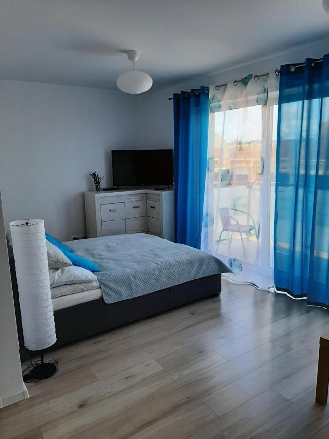 Apartament Viktoria Appartement Darlowko Buitenkant foto